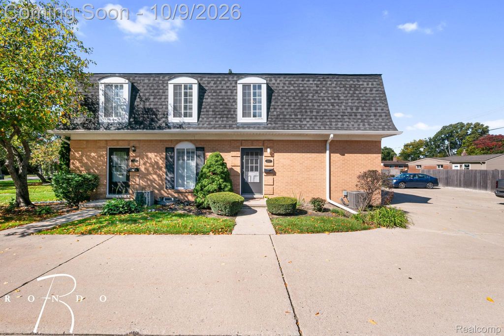 22817 Overlake St, St. Clair Shores