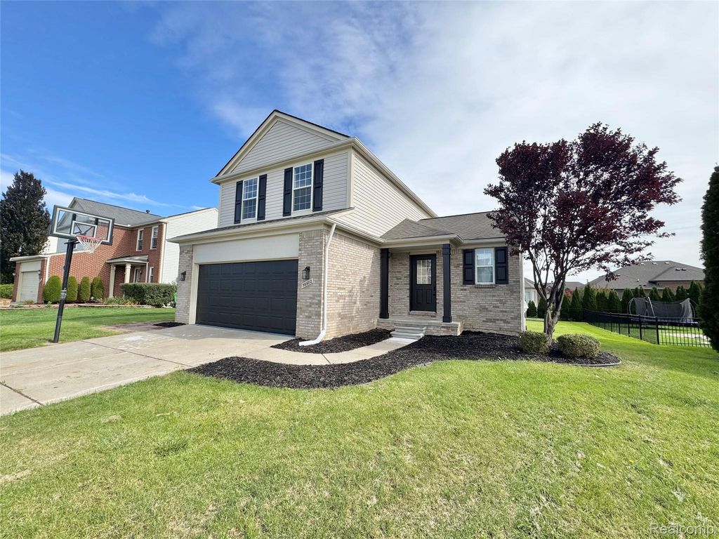 56602 Winding Creek Dr, Macomb