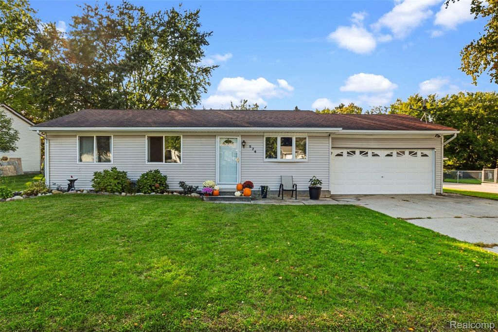574 Metcalf Dr, Imlay City