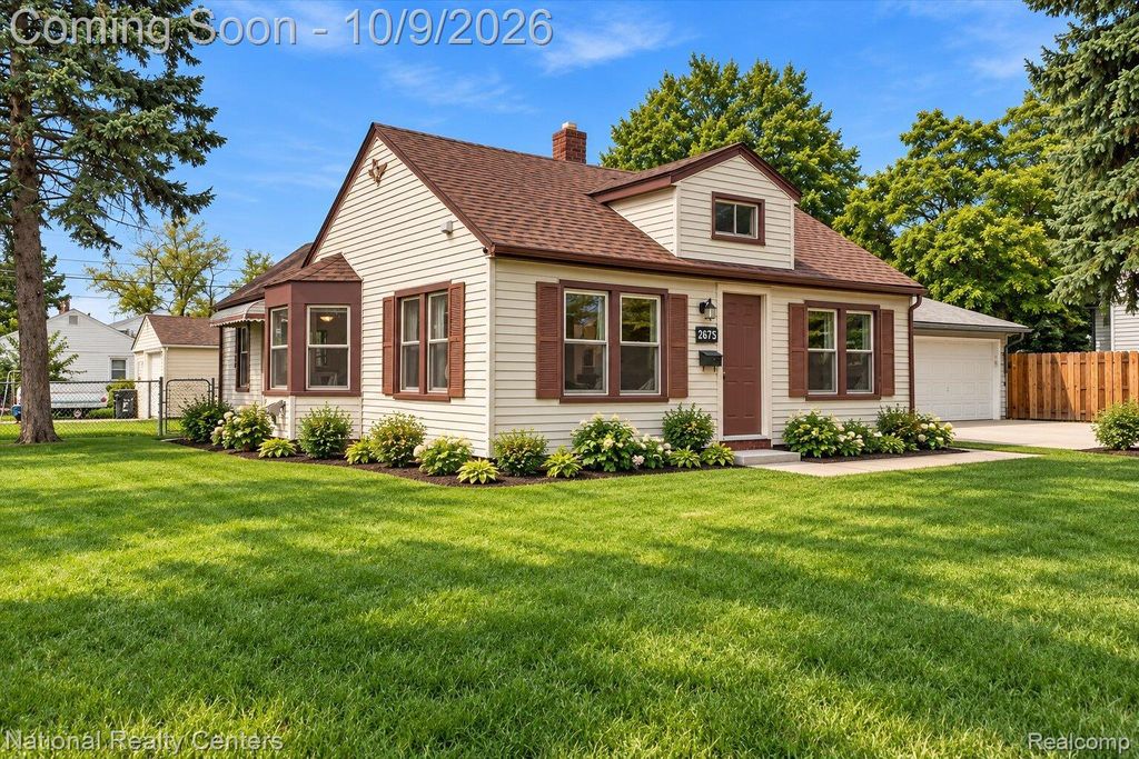 20875 Elroy Ave, Warren