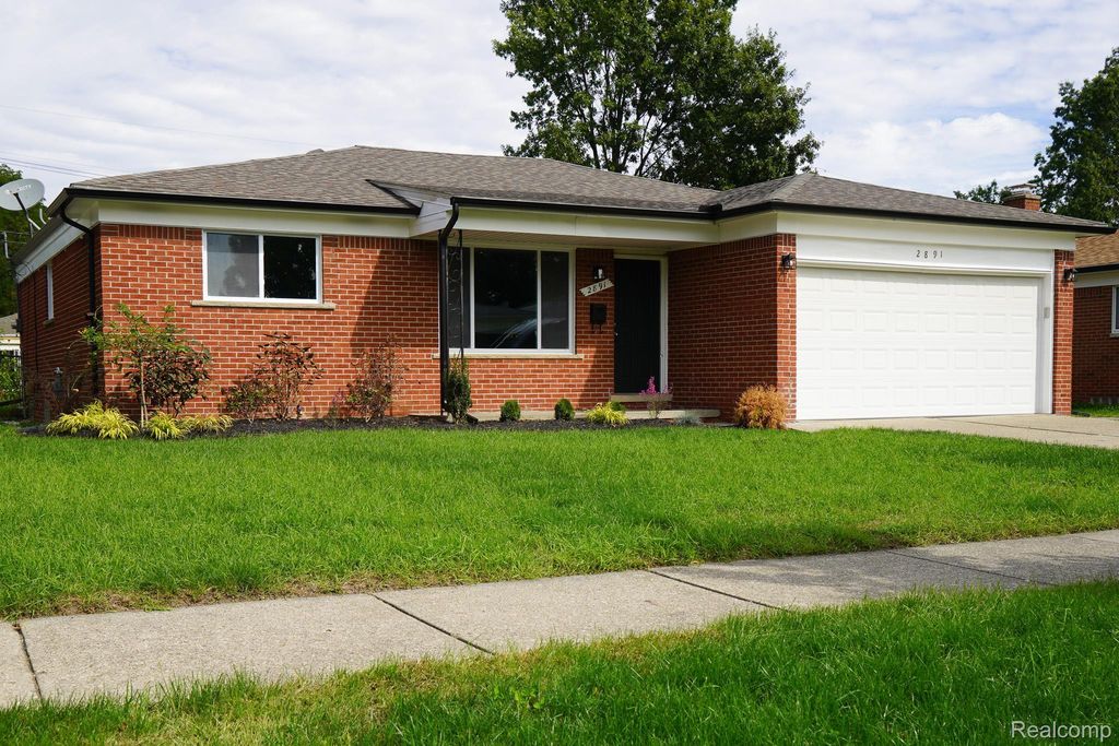 2891 Teasdale Dr, Troy
