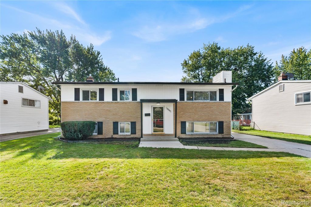 2244 Serra Dr, Sterling Heights