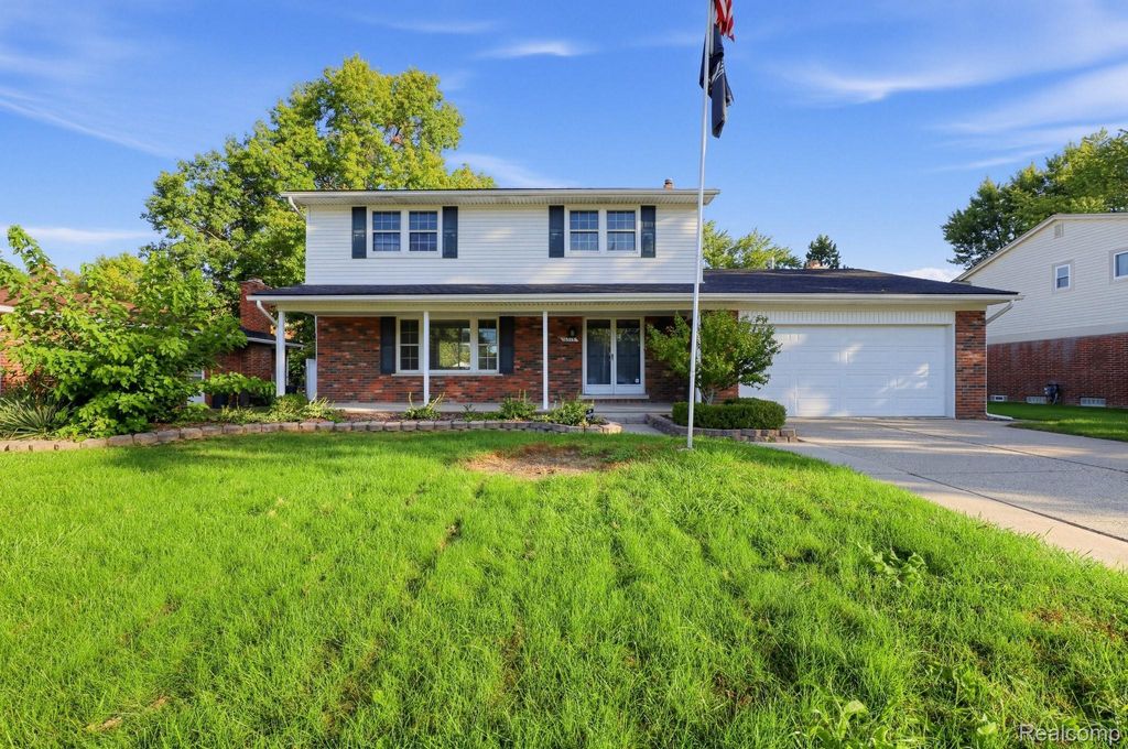 16515 Festian Dr, Clinton Township
