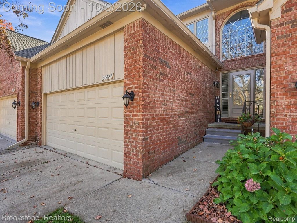 55427 Boardwalk Dr, Shelby Twp