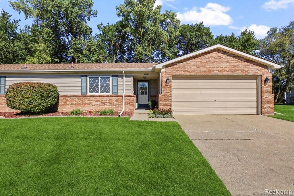 16891 N Gardenia Dr, Fraser