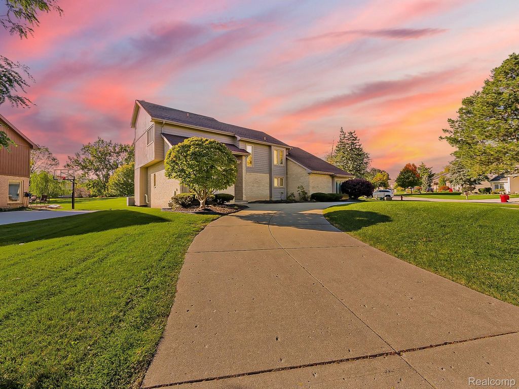 5412 Kingsway Ct, West Bloomfield charter township