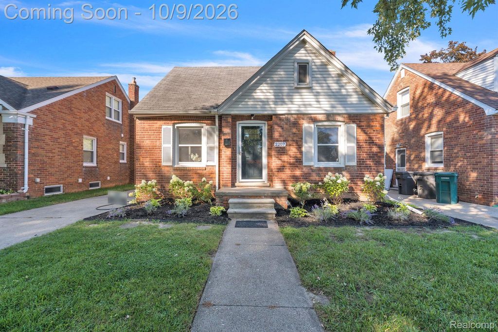 2207 Kingsbury Ave, Dearborn
