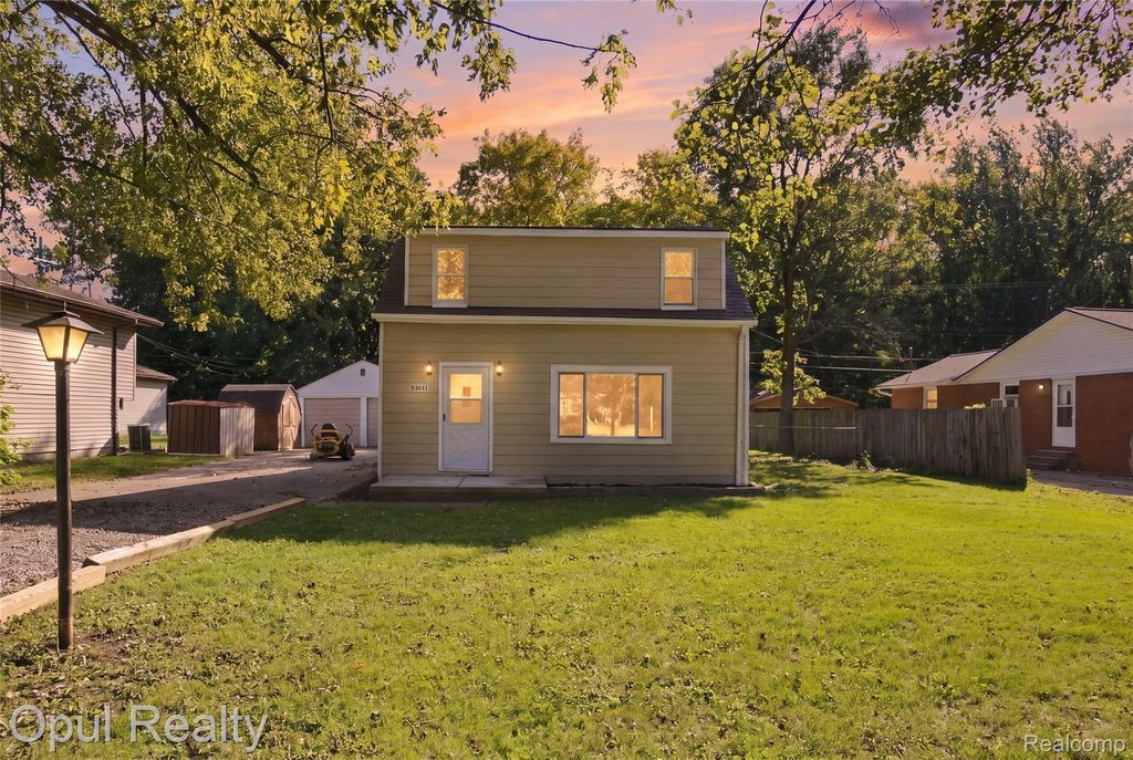 20843 Newman Dr, Brownstown