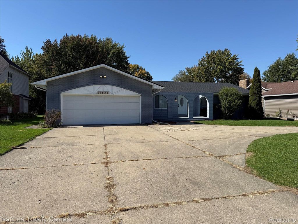 37625 Ryan Rd, Sterling Heights