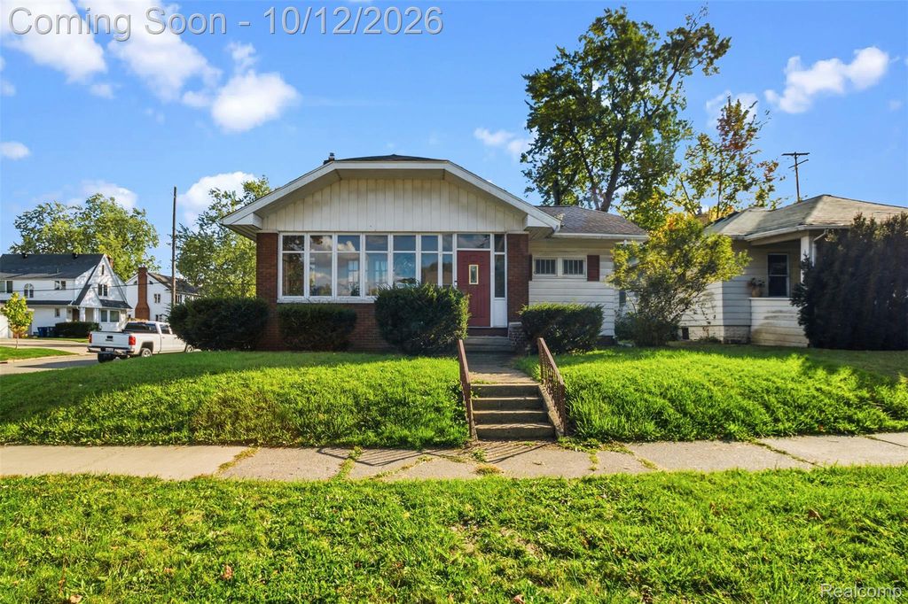 1622 E Court St, Flint