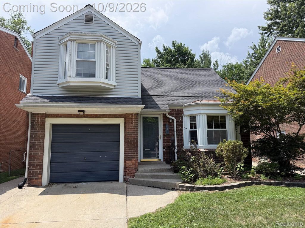 643 N Rosevere St, Dearborn