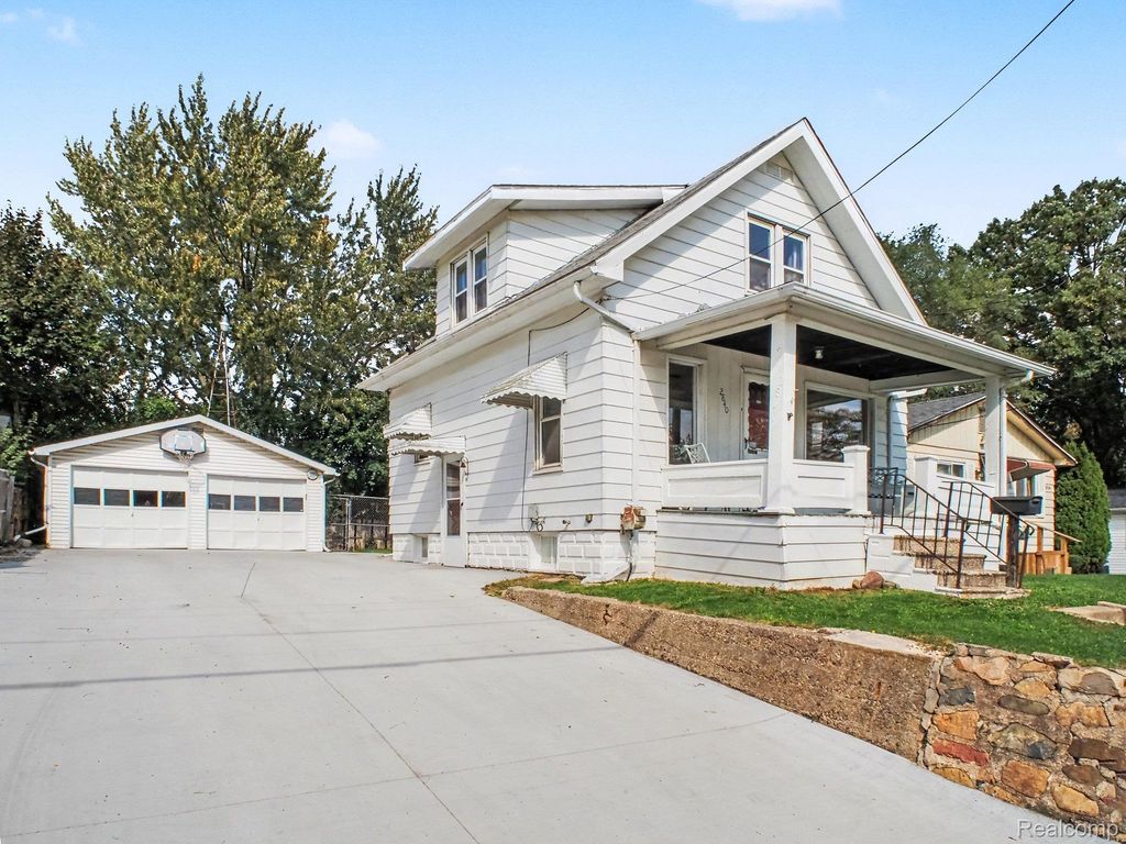 2840 Miller Rd, Flint