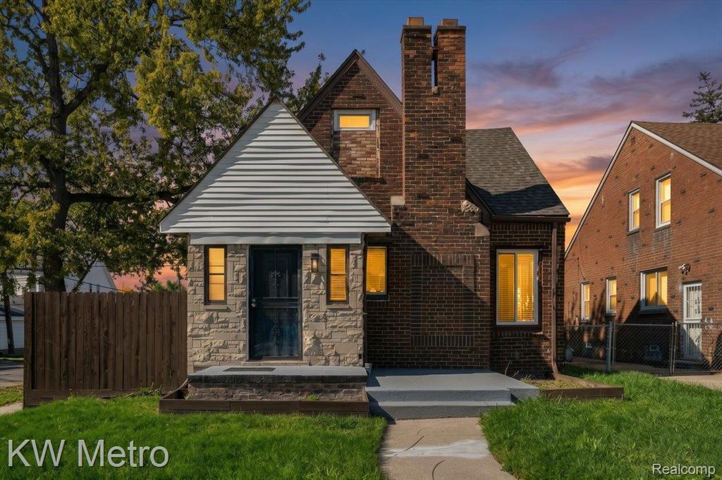 15703 Asbury Park, Detroit