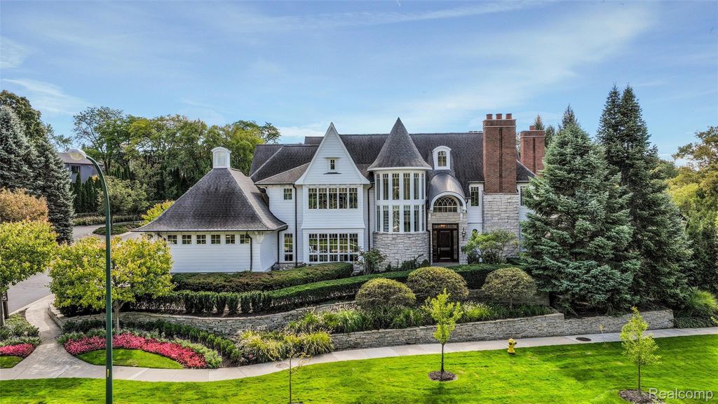 100 Woodland Villa Ct, Birmingham