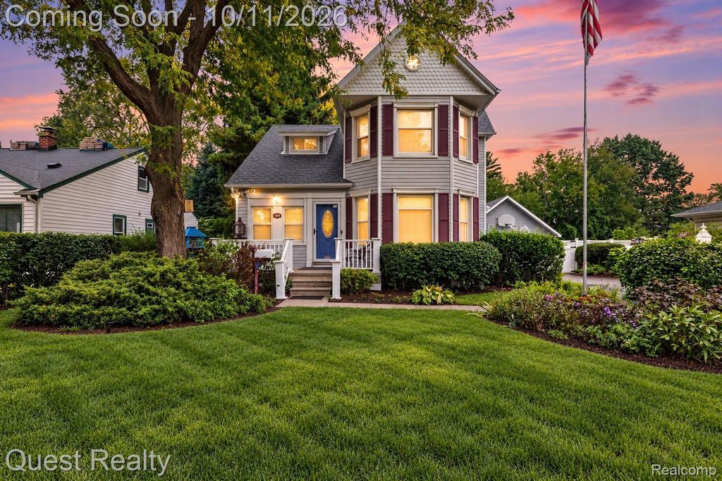 499 Allen Ave, Clawson