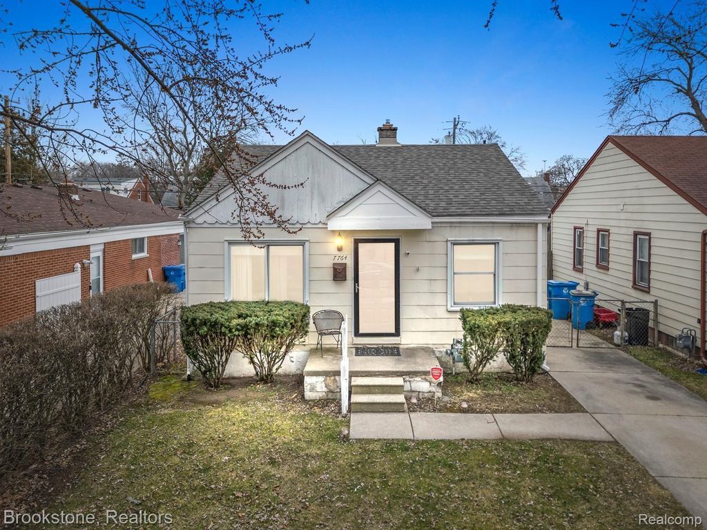 7764 Hazelton St, Dearborn Heights