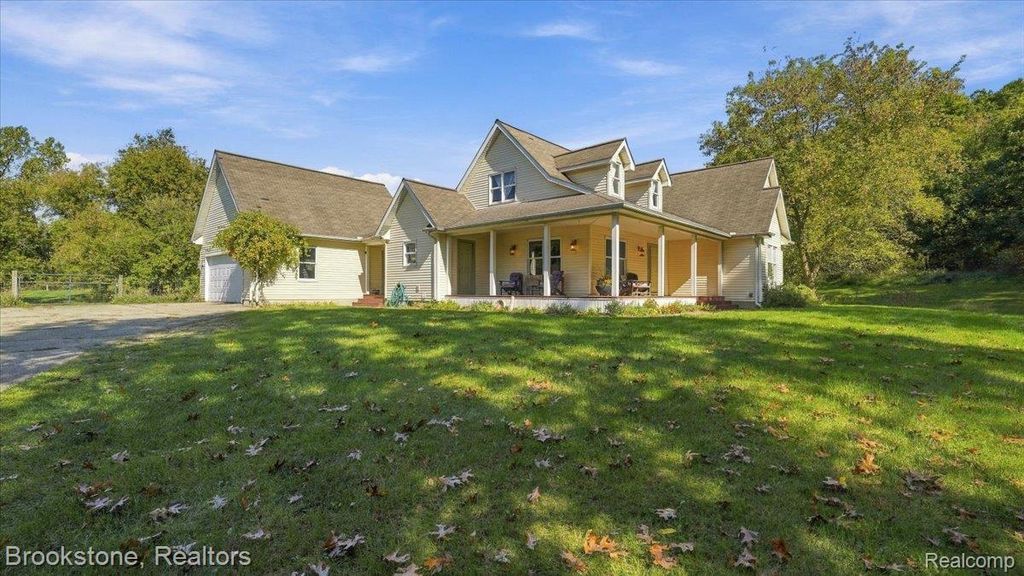8208 Rattalee Lake Rd, Clarkston