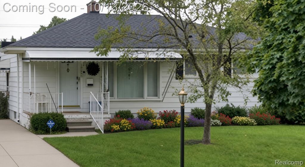 28062 Sheridan St N, Garden City