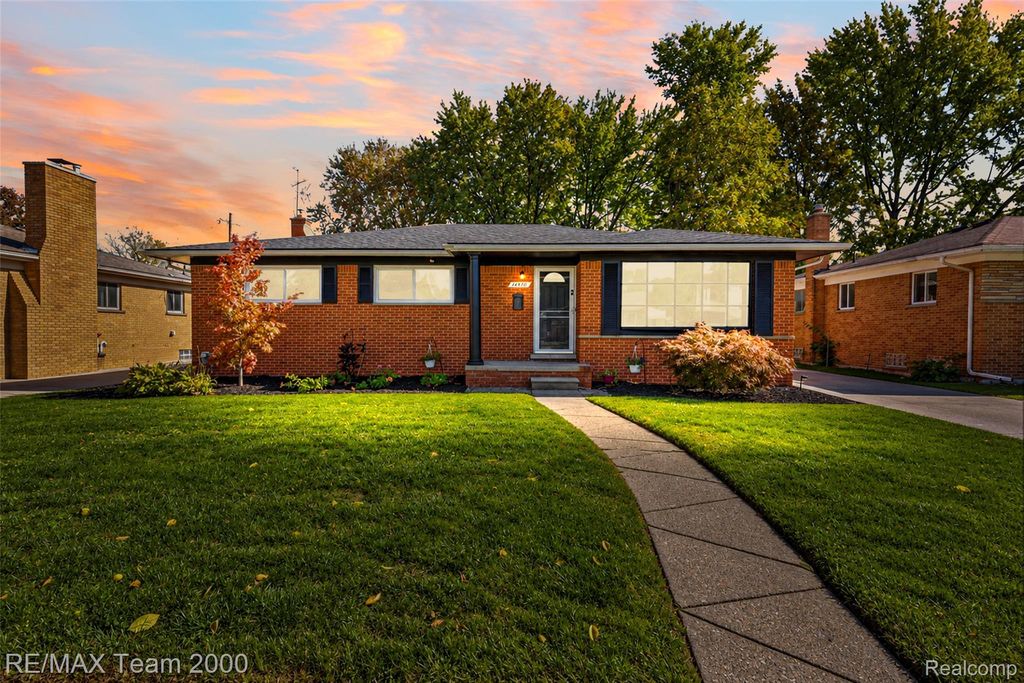 14370 Alexander St, Livonia