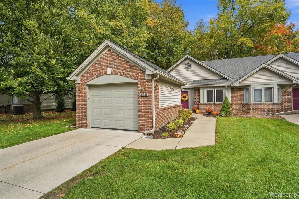 21296 Juniper Ct  # 73, Farmington Hills city