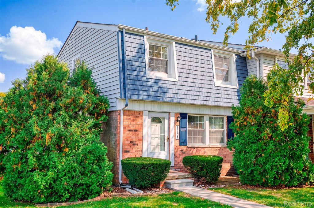 24801 Olde Orchard St, Novi
