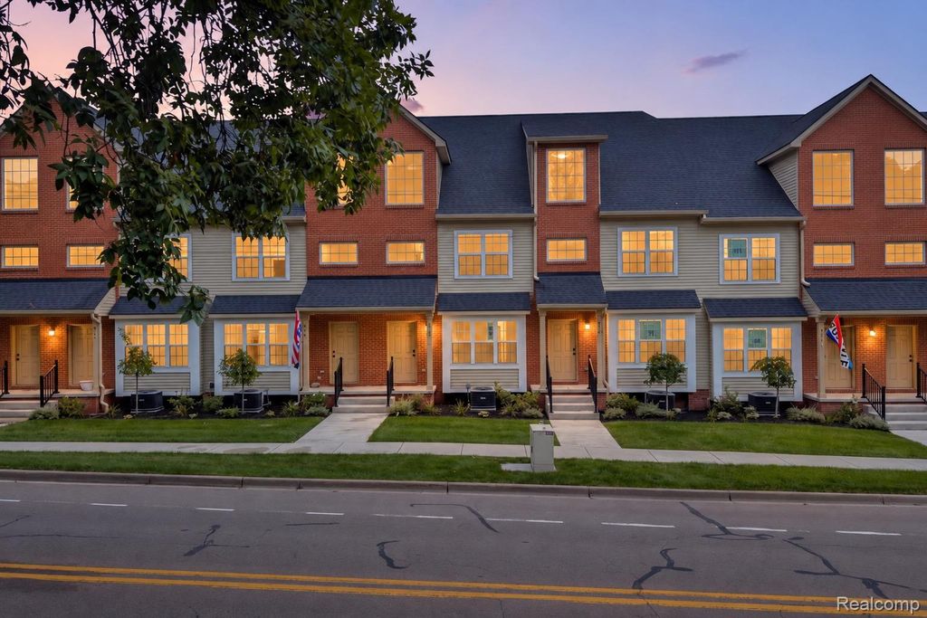 512 Village Ln, Milford village