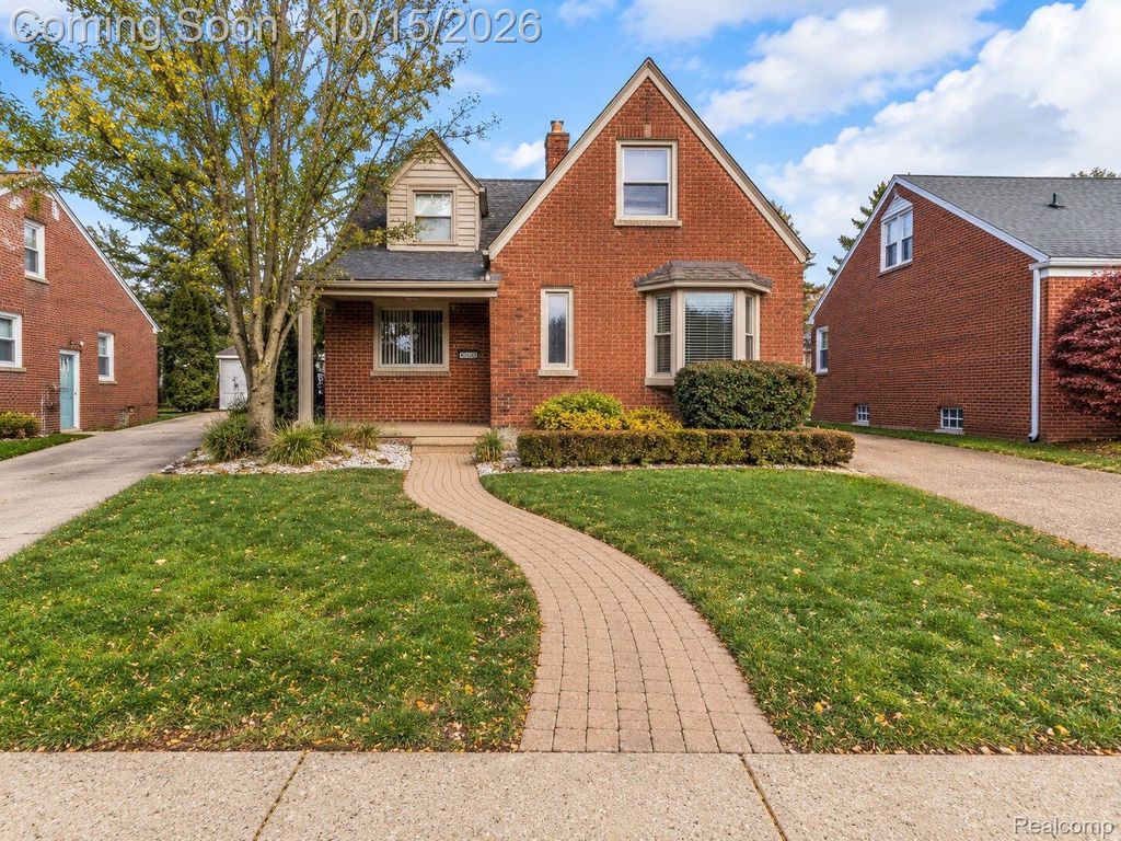 15601 Camden Ave, Eastpointe