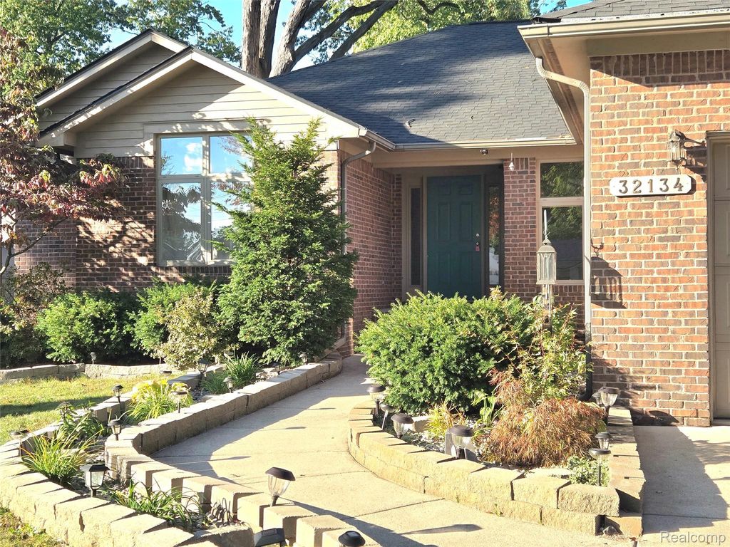 32134 Leona St, Garden City