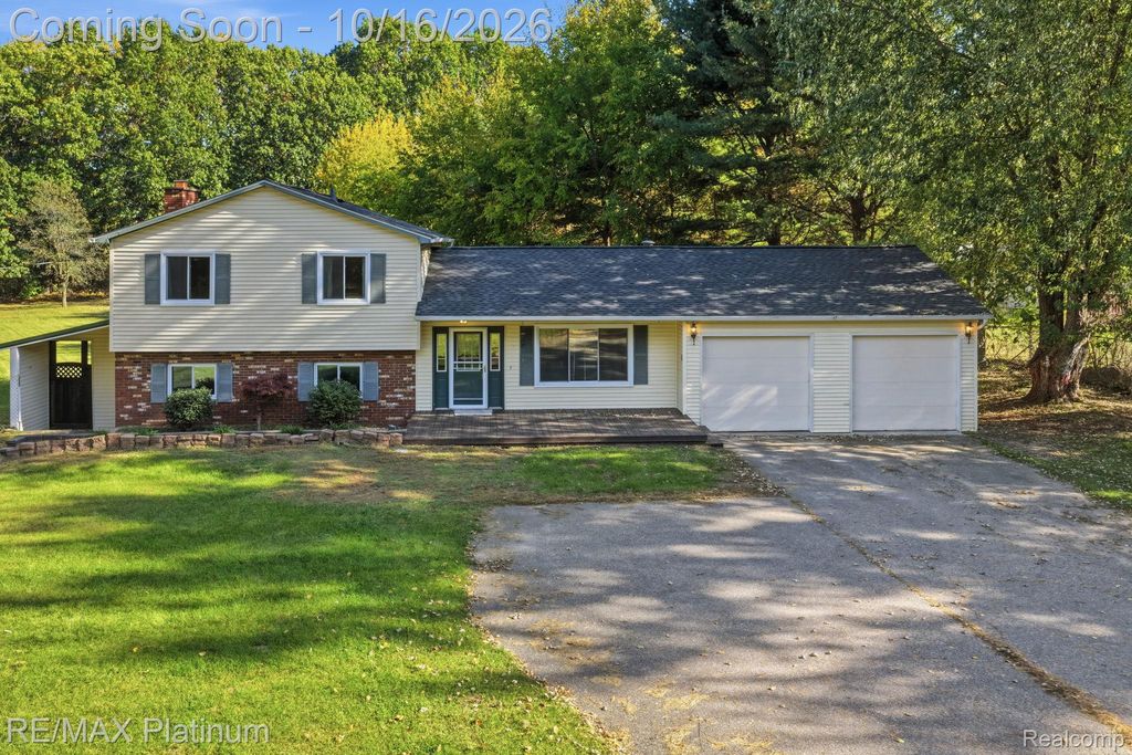 16365 Whitaker Rd, Fenton charter township