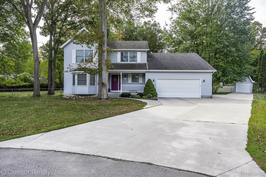 437 Forest Ln, Marysville