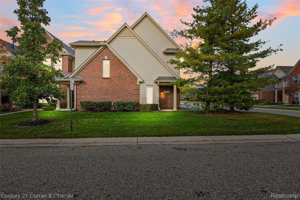 48475 Bridge Way, Canton charter township