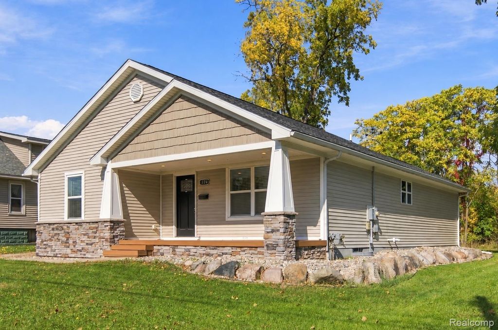 326 W Caroline St, Fenton city