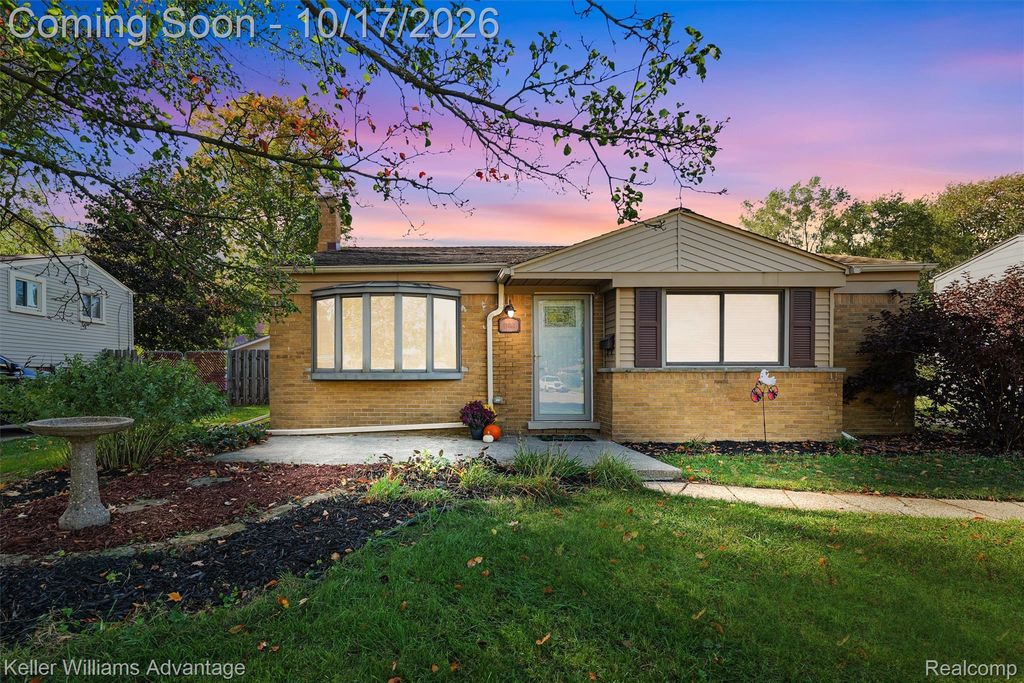 19861 Maplewood St, Livonia city