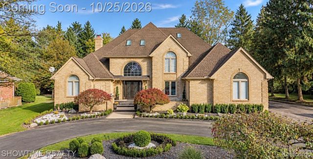 Charter Signing Icon 4539 River Trail Trl, Bloomfield charter township Property Listing: MLS ...