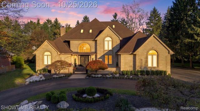 Charter Signing Icon 4539 River Trail Trl, Bloomfield charter township Property Listing: MLS ...
