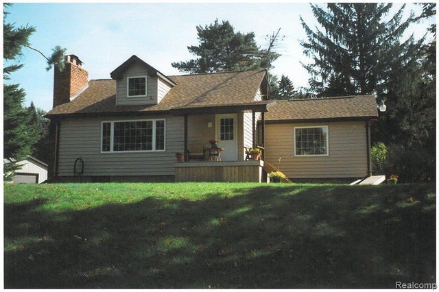 5133 Howard Lake Rd, Addison township