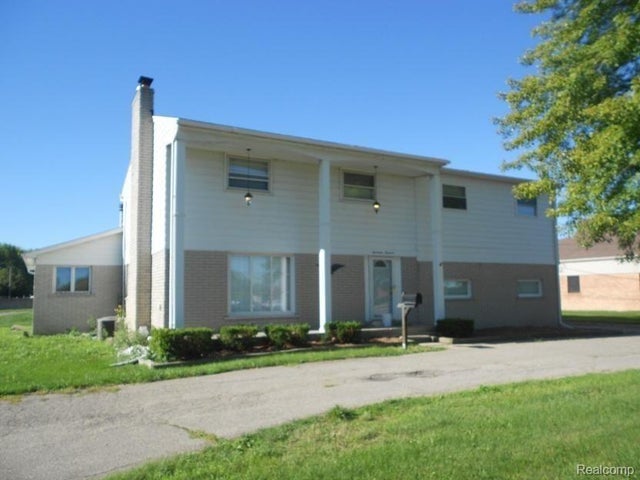 17000 19 Mile Rd, Clinton charter township