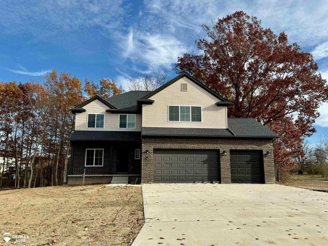 8092 Peninsula Cir, Mundy township