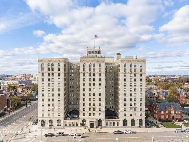 15 E Kirby St, Detroit city
