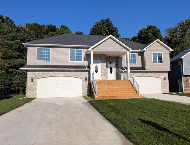 180 Whispering Pines Dr, Fenton city