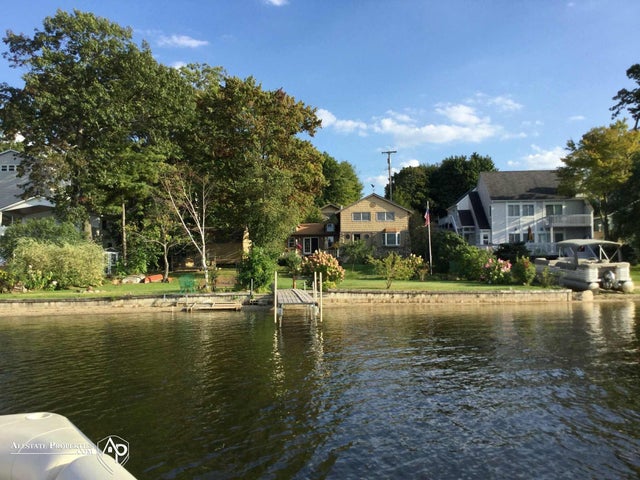 5896 Silver Birch Rd, Hadley township