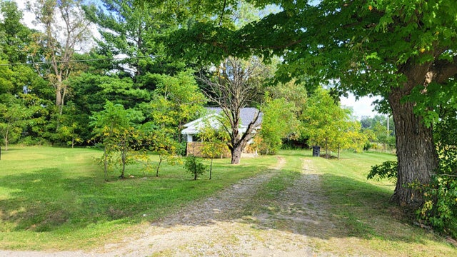 7152 Neff Rd, Mt. Morris township