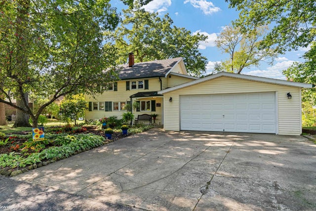 7195 Big Trail Dr, Holly township