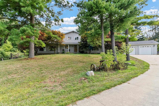 1061 Rose Center Rd, Rose township