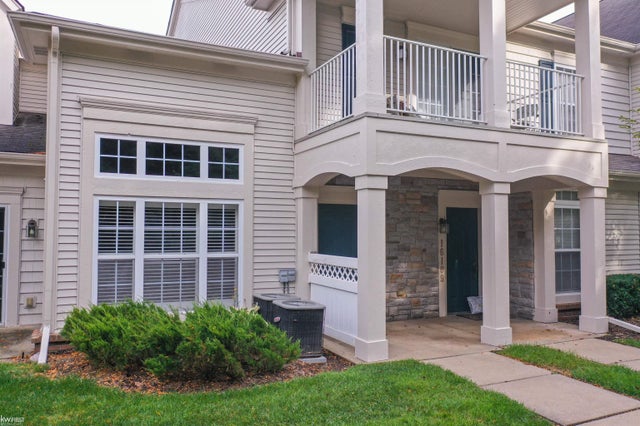 16107 Addington Dr, Commerce charter township