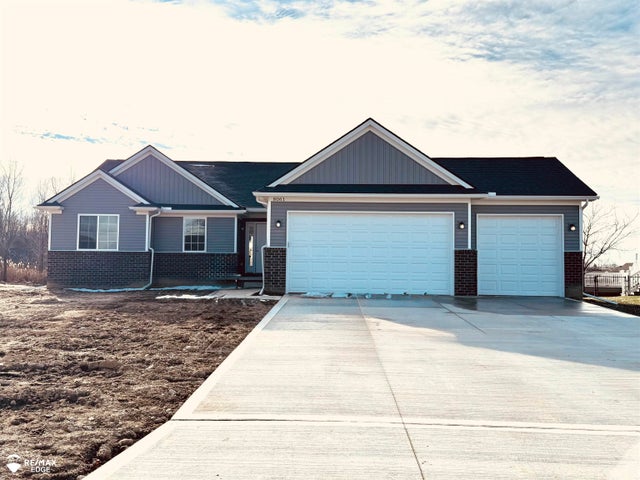 8341 Peninsula Cir, Mundy township