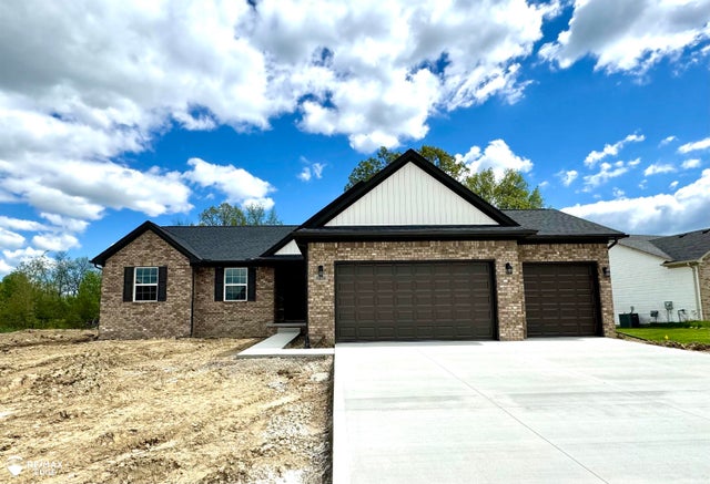8347 Peninsula Cir, Mundy township