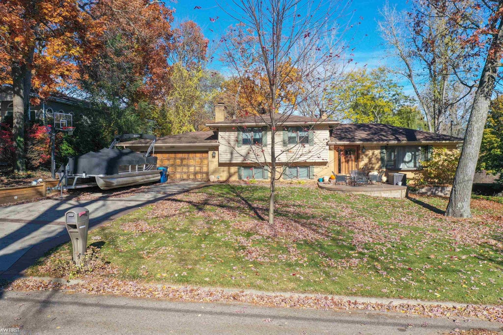 1244 Pomona Ct, Fenton charter township