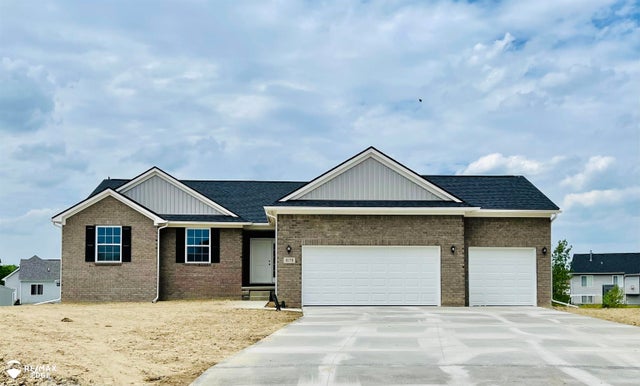 8084 Peninsula Cir, Mundy township