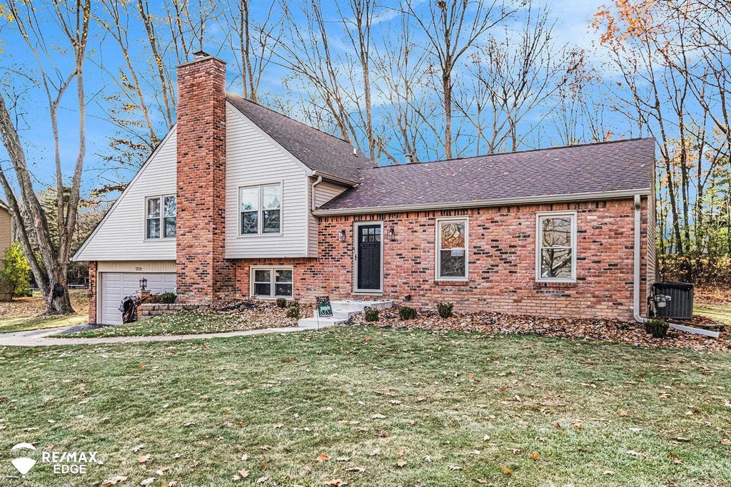 9326 Green Tree Dr, Grand Blanc charter township